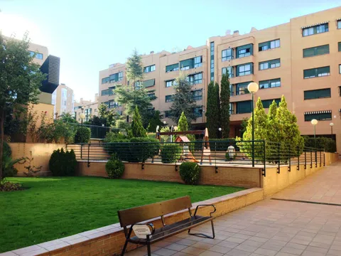 Piso en avenida de los Prunos, 15