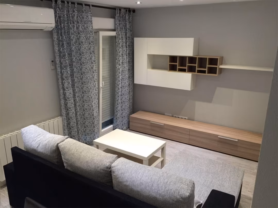 Piso en  Calle de Artajona 25 - Foto 3