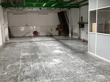 Local comercial en  Carrer de la Mare de Déu de Lorda - Foto 4