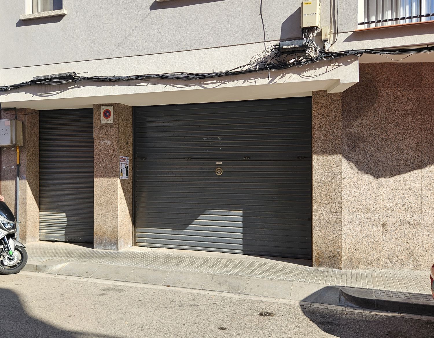 Local en Calle de les Escoles, 11 - Foto 2