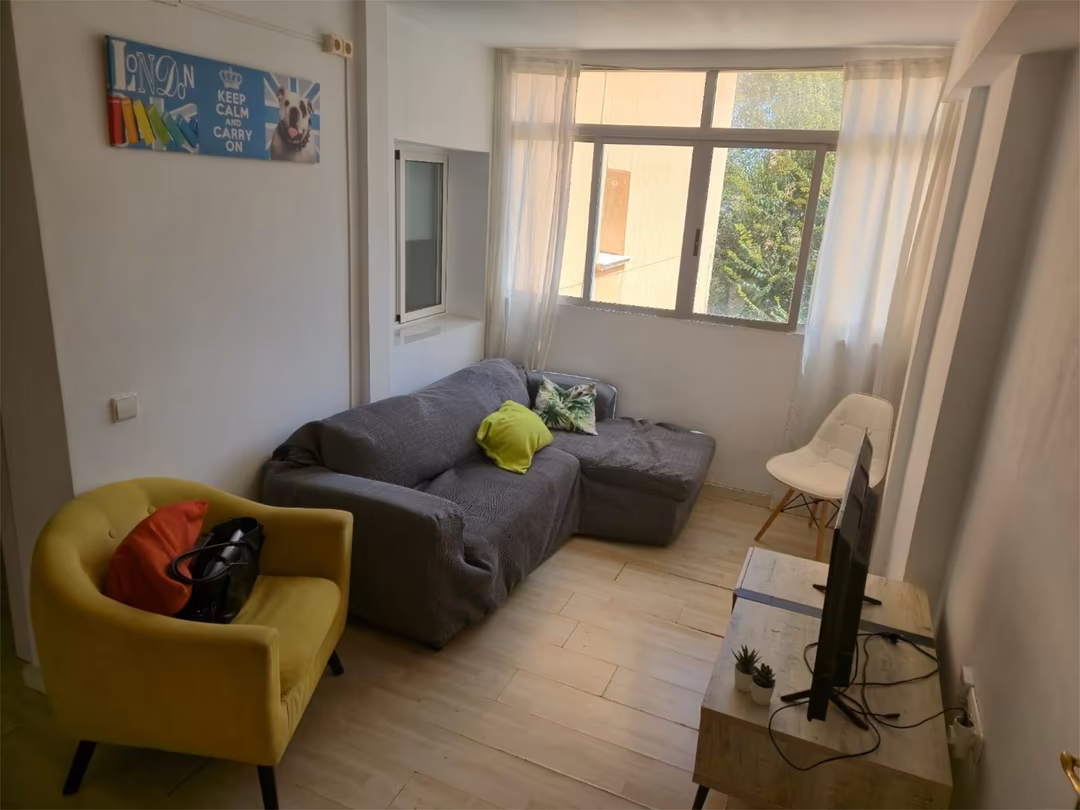 Piso en  Carrer del Pintor Dalmau 8
