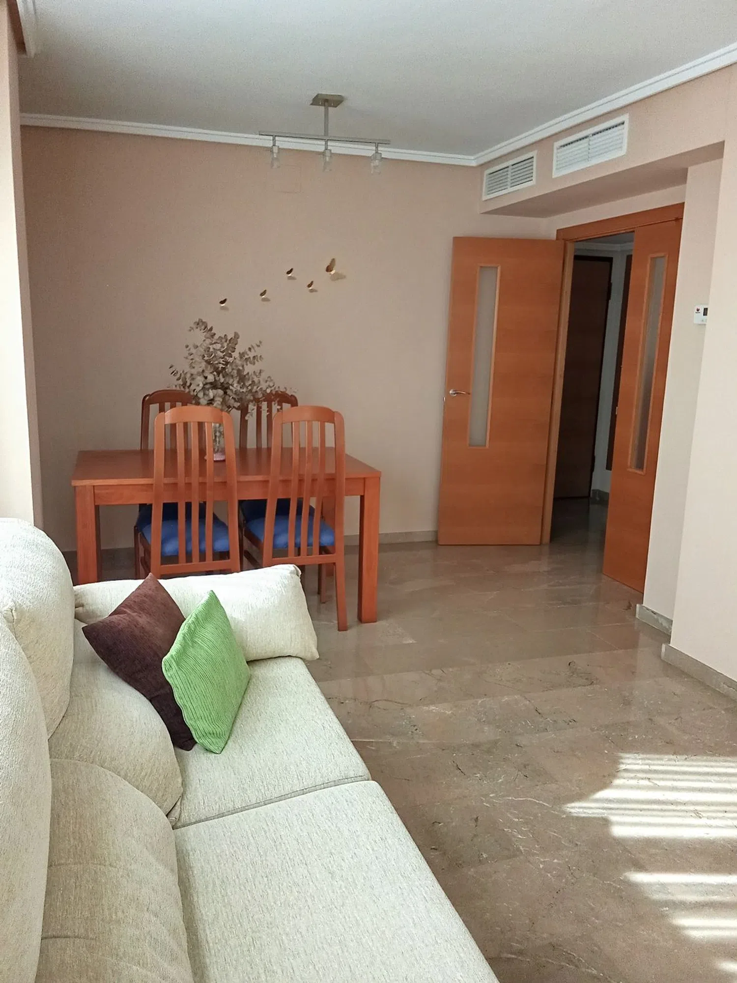 Piso en avenida de Pérez Galdós, 115 - Foto 2