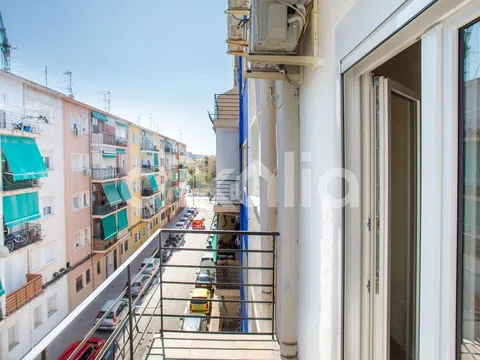 Piso en calle Profesores Hermanos Muñoz - Foto 2