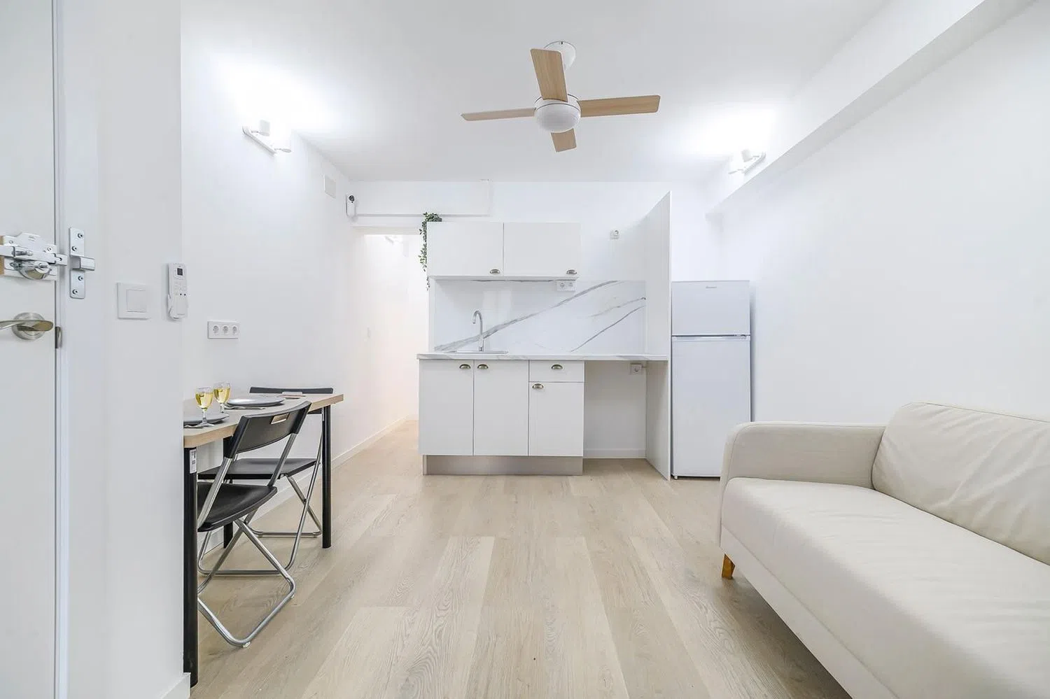 Estudio en calle del Garrofer, 20 - Foto 1