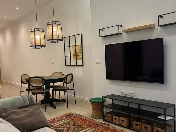 Piso en calle del Periodista José Ombuen, 1 - Foto 1