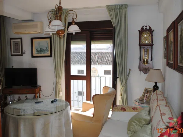 Piso en plaza del Conde de Priego, 2 - Foto 2