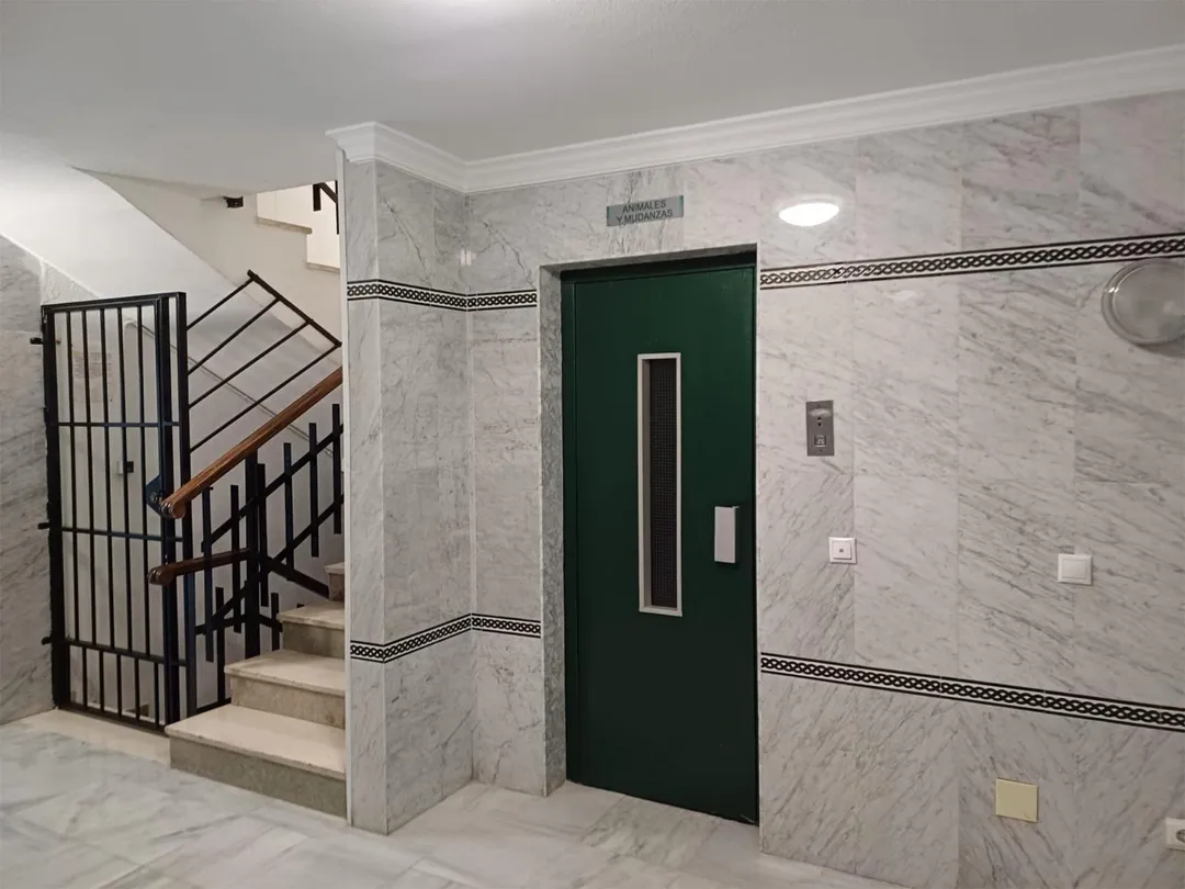 Piso en  Avenida de los Lirios Local - Foto 17