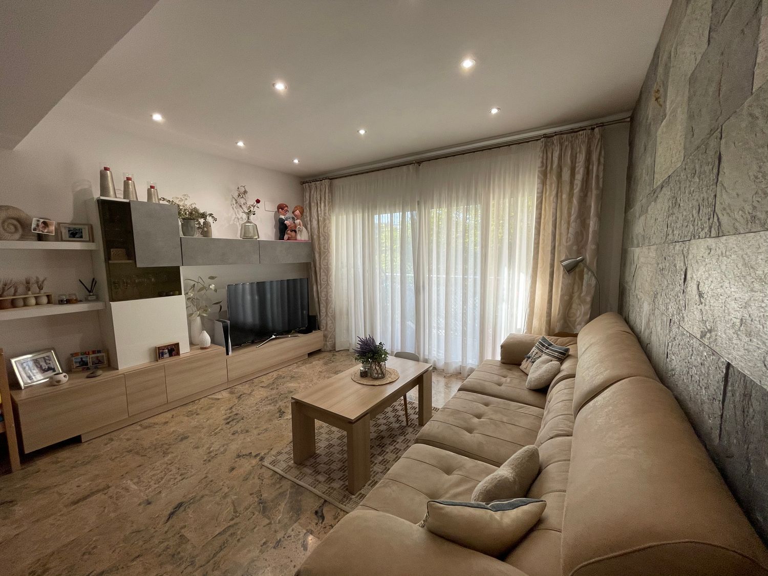 Piso en calle de Federico Alcácer Aguilar, 1 - Foto 2