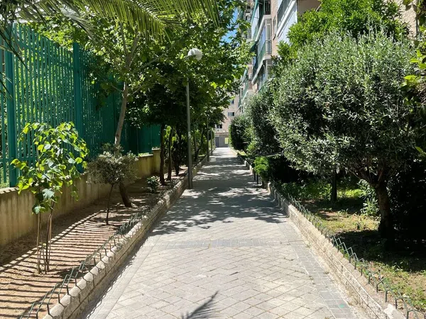 Piso en avenida del Doctor García Tapia, 112