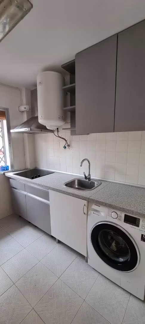 Piso en  Calle Villarramiel 8 - Foto 18