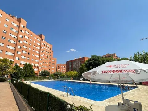 Piso en avenida de los Rosales, 16