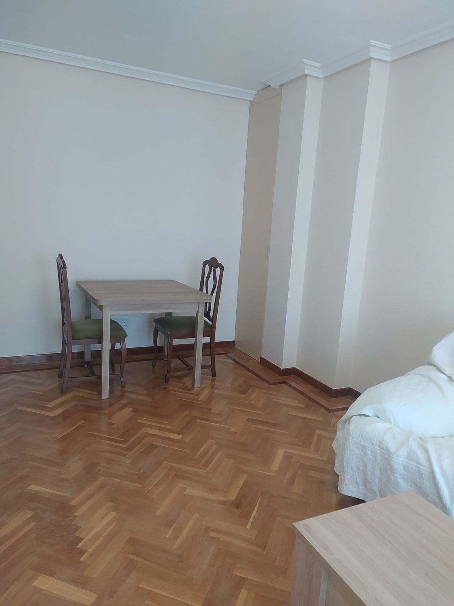 Piso en Capuchinos-Glorieta-C. Jardín - Foto 3