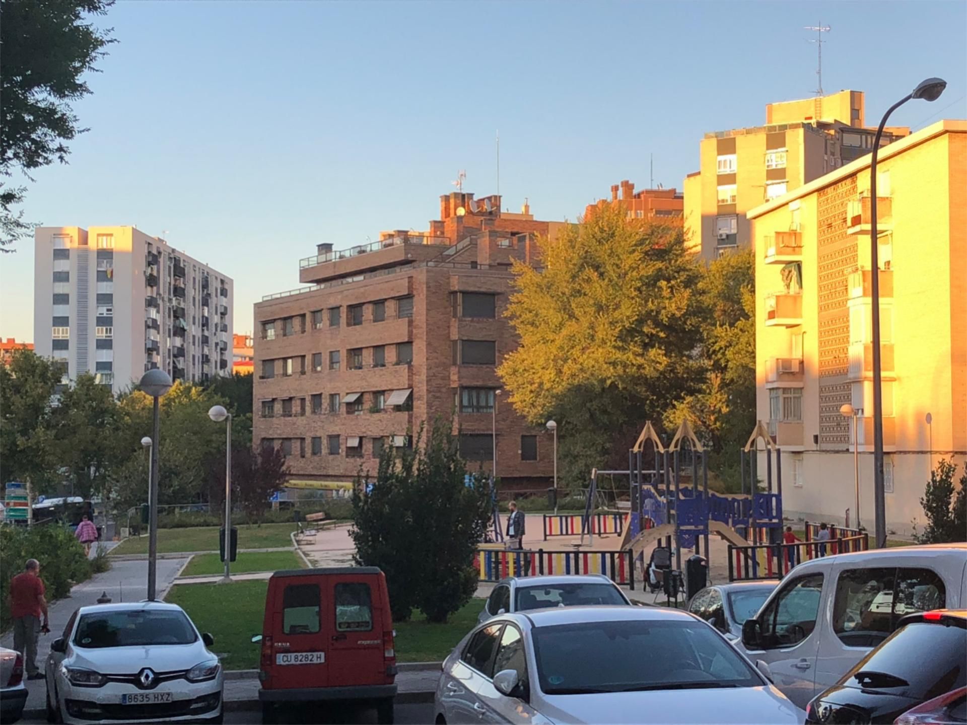 Piso en  Calle del Arroyo de la Media Legua 46 - Foto 2