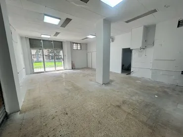 Local comercial en L'Hospitalet de Llobregat - Foto 2