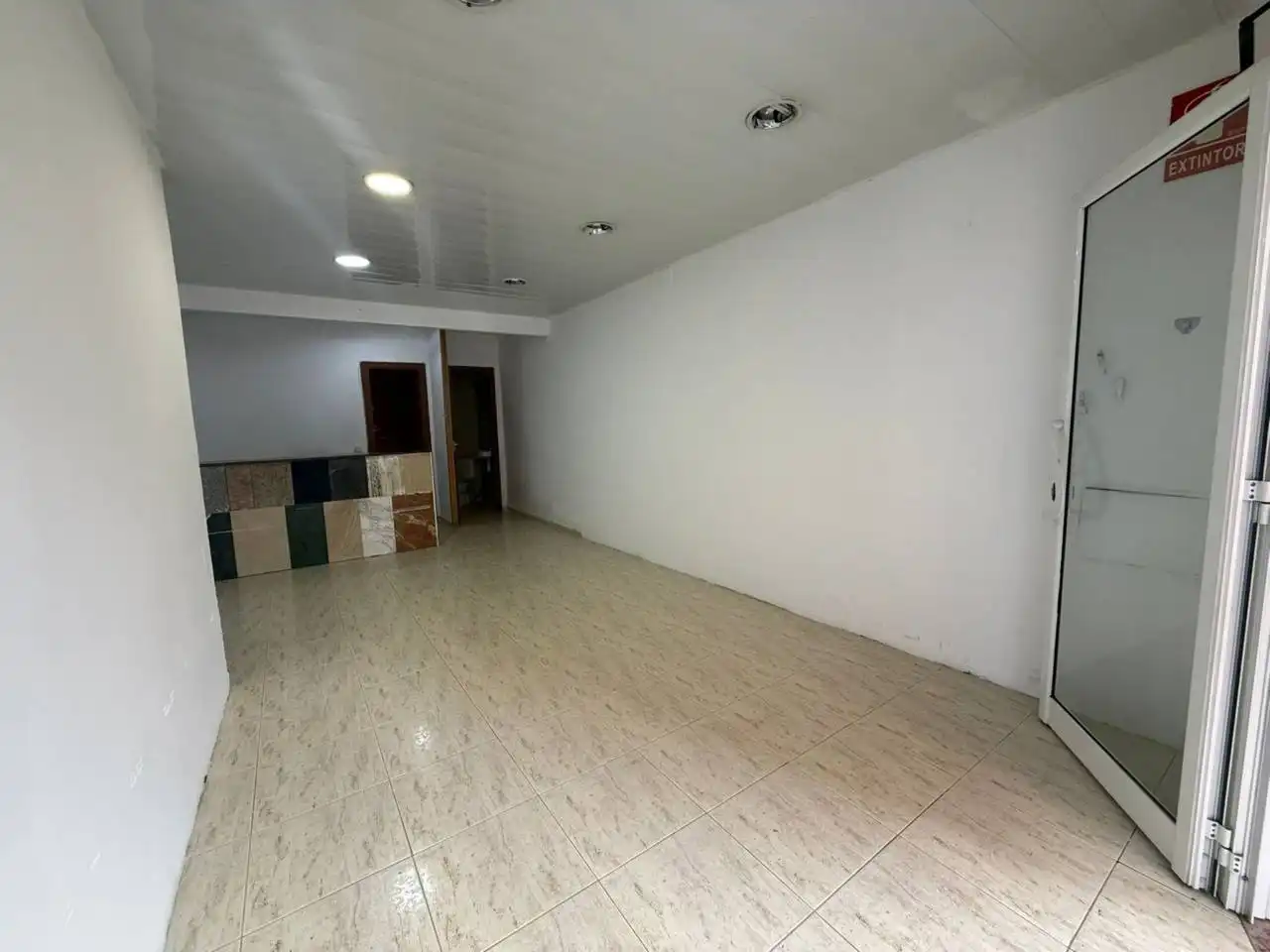 Local comercial en  Calle Nápoles - Foto 3