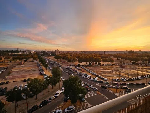 Estudio en avenida Presidente Adolfo Suárez, 26