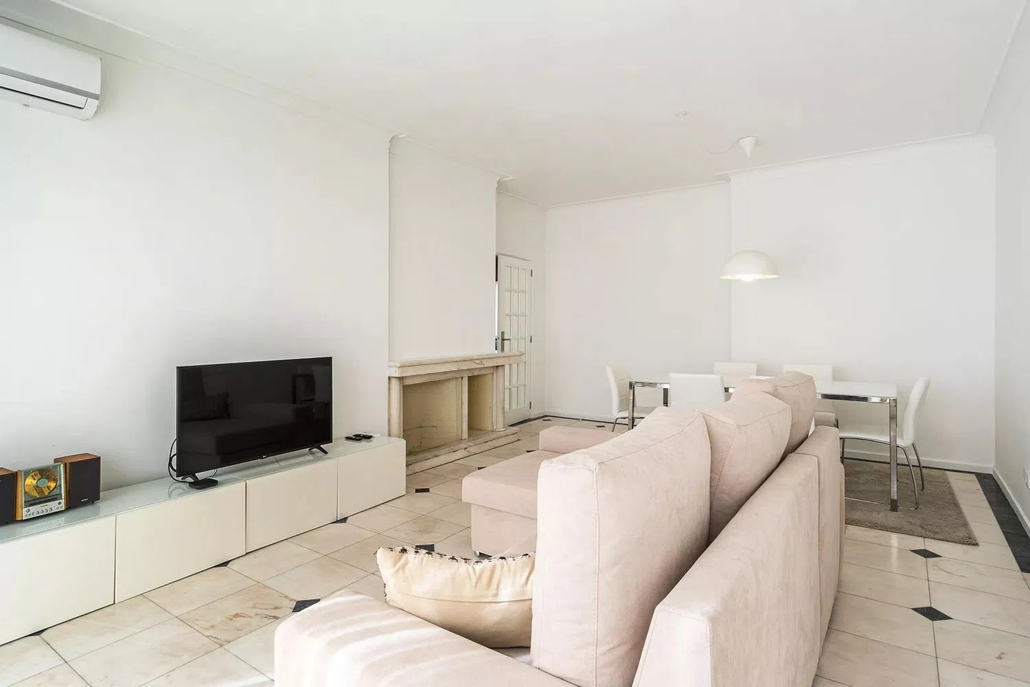 Casa rural en calle de Guzmán el Bueno, 53 - Foto 3