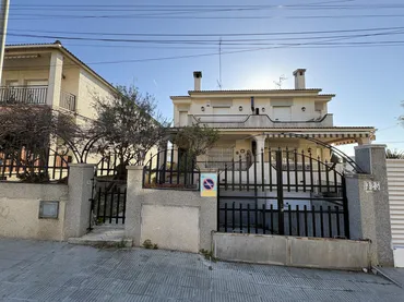 Casa adosada en  Carrer de Lluís Companys 51 - Foto 1