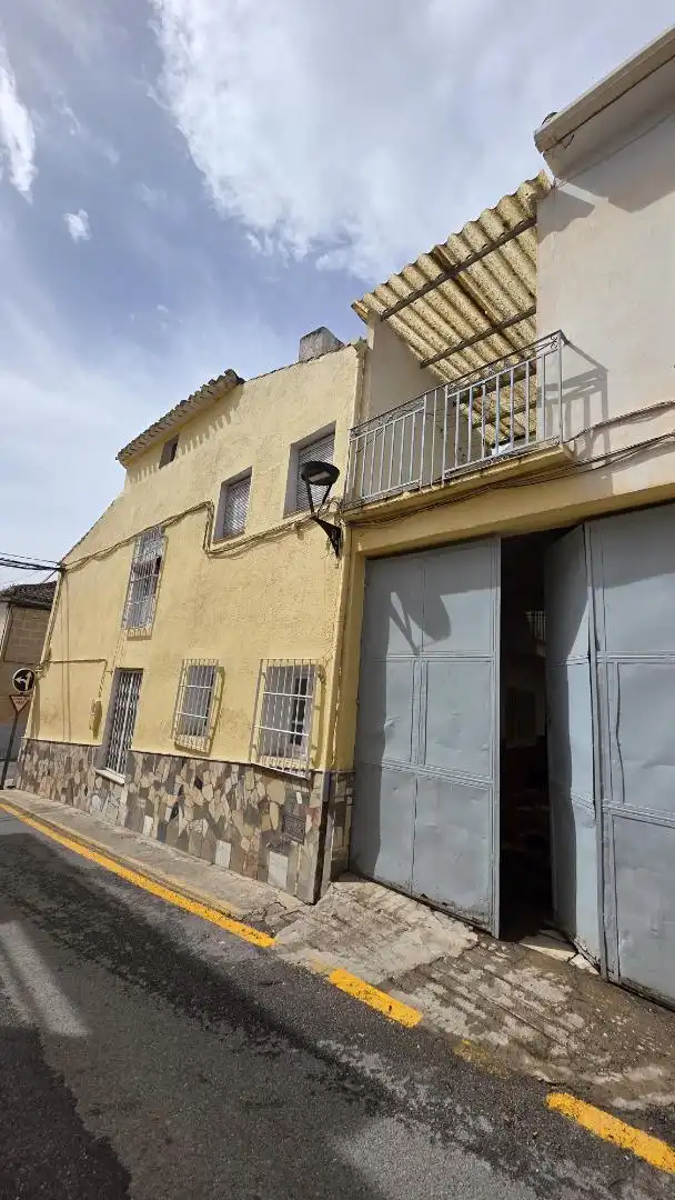 Casa adosada en  Calle Santa Ana de Íllora 21 - Foto 3