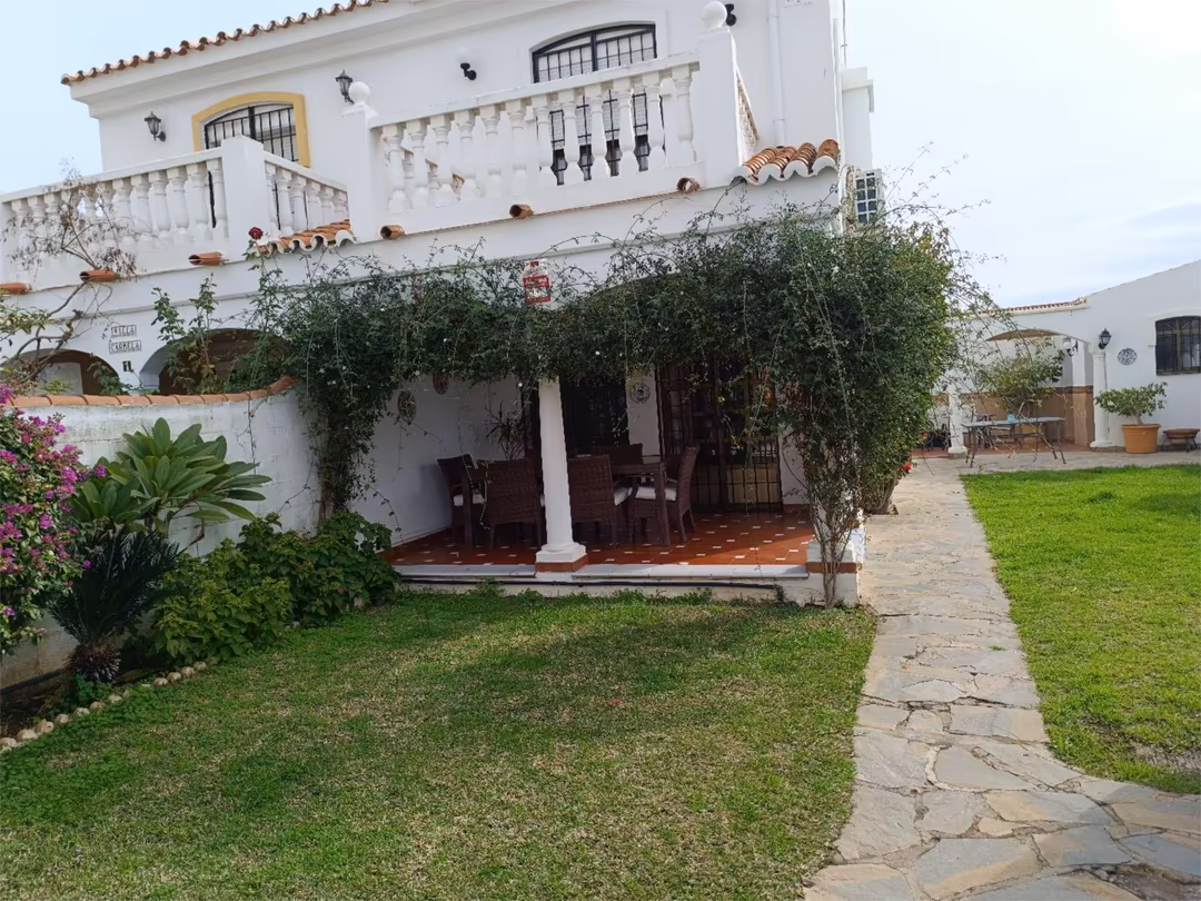 Chalet en  Avenida Descubrimiento 17