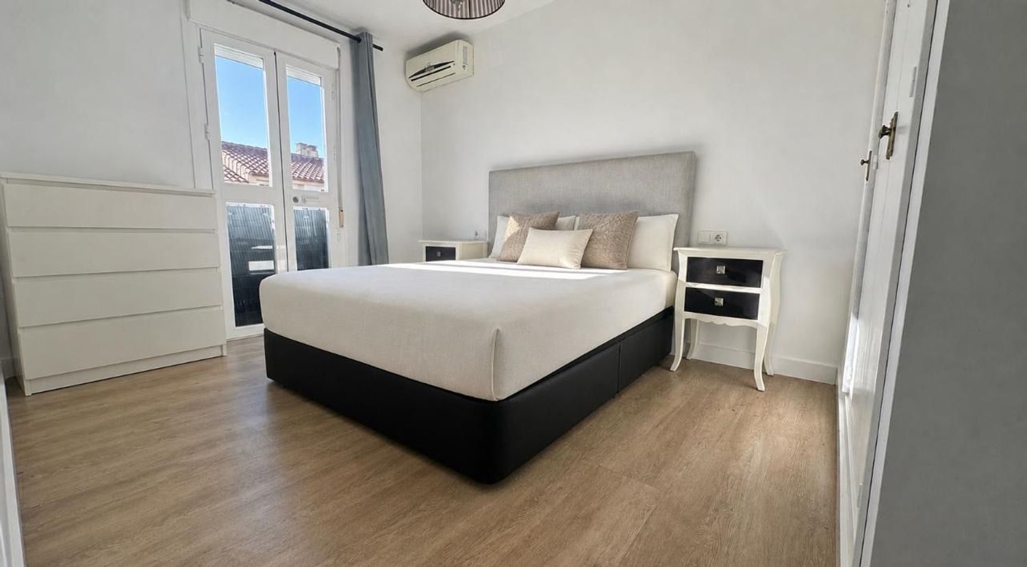 Chalet adosado en Avenida las Amapolas, 18, Picadueñas - Foto 1