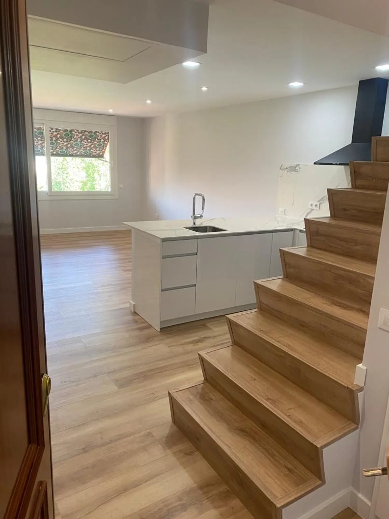 Dúplex en calle de la Infanta María Teresa, 7 - Foto 1