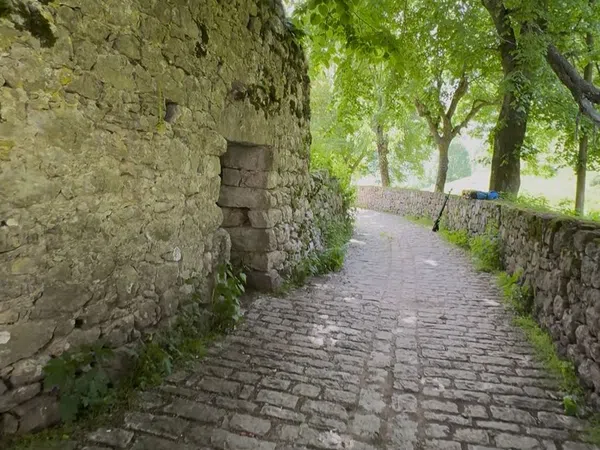 Casa de pueblo en Bulnes de arriba s/n - Foto 1