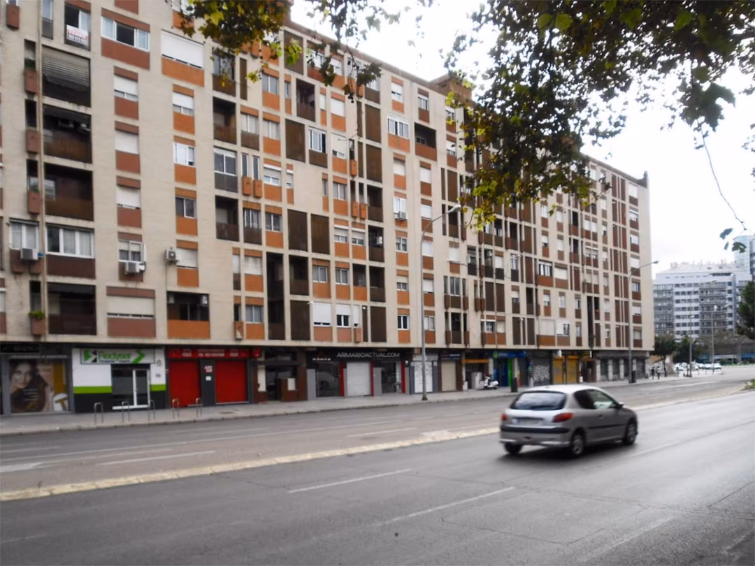 Piso en  Avinguda del General Avilés 59 - Foto 4