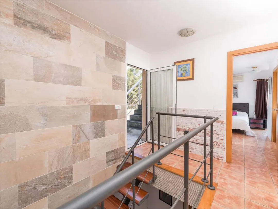 Casa adosada en  Camí d'Alcanada 8 - Foto 9