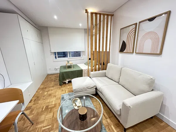 Estudio en calle de Vargas, 3