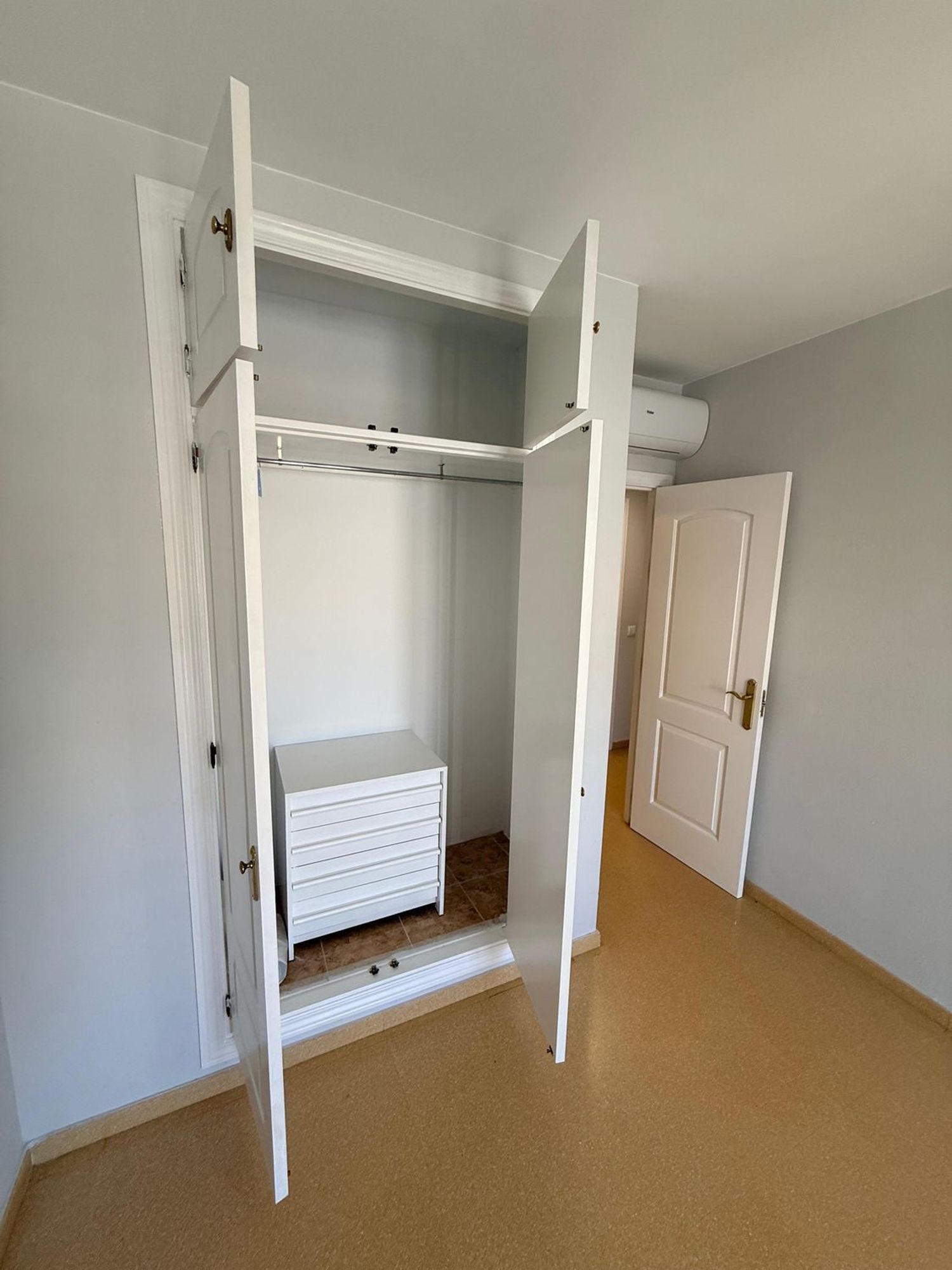 Piso en calle Pérez Galdos, 1 - Foto 4