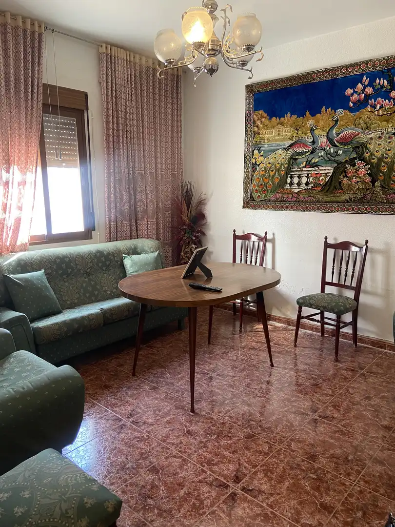 Casa adosada en  Avenida de Noguerones 18 - Foto 2