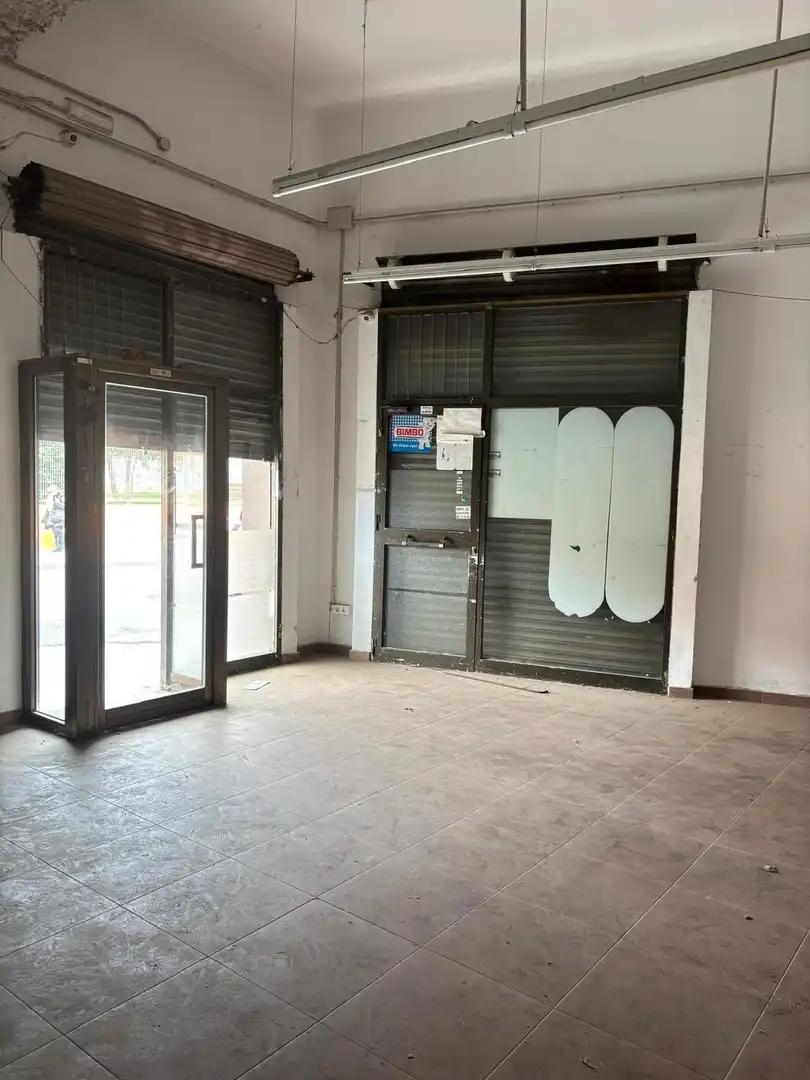 Local comercial en Sabadell - Foto 2