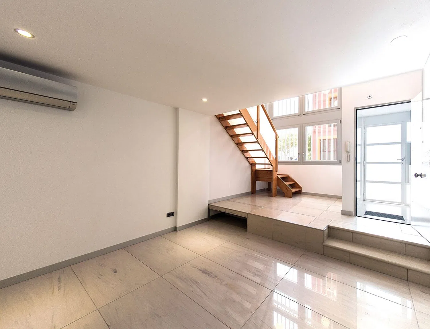 Dúplex en Barrio Cuatro Caminos - Foto 3