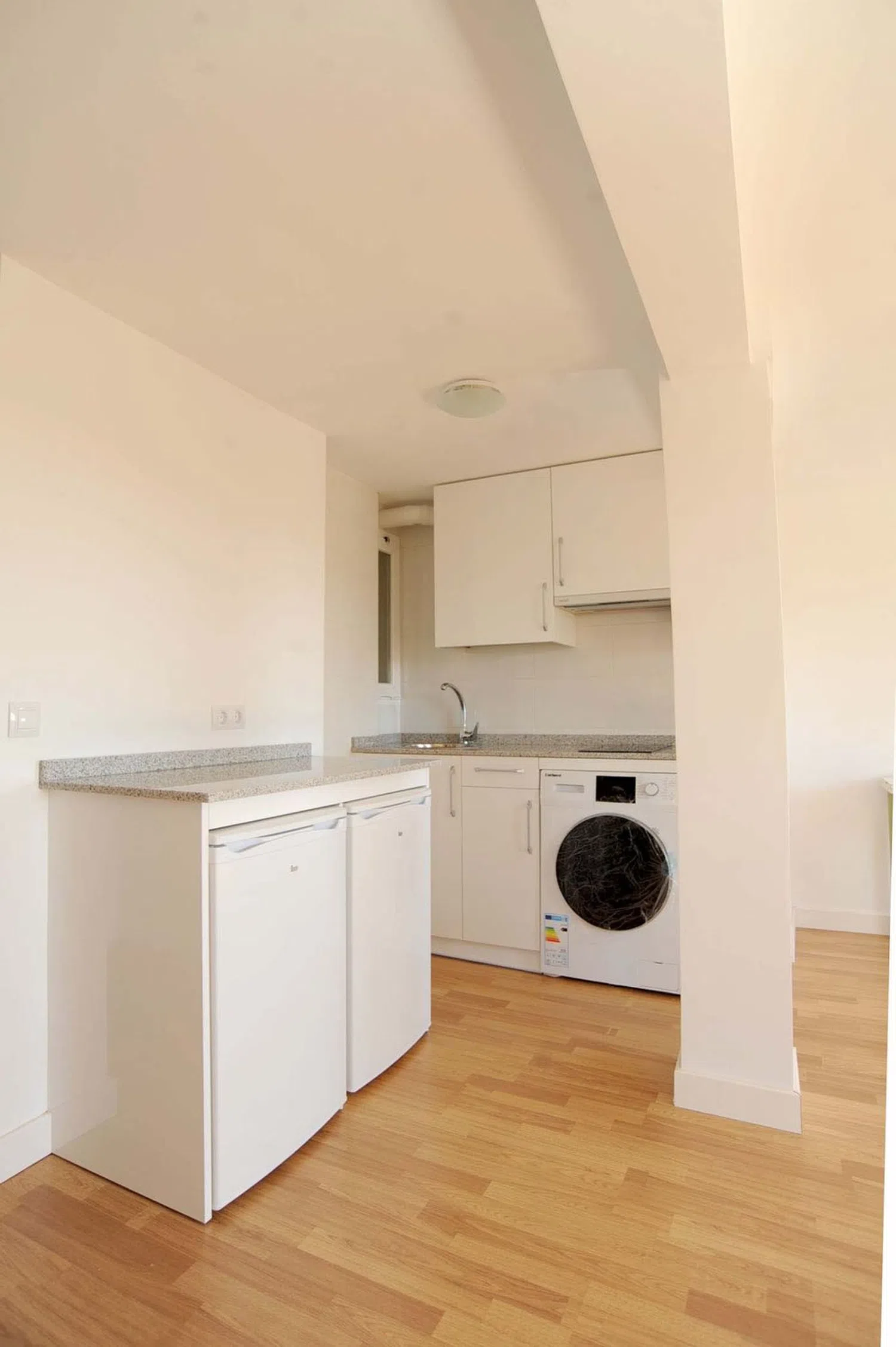 Piso en calle Castillo de Oropesa, 33 - Foto 2