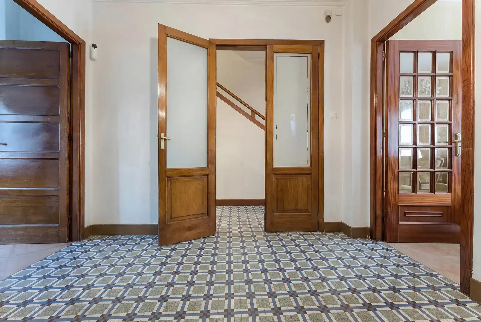 Casa adosada en  Rúa Arzobispo Gelmírez 17 - Foto 2