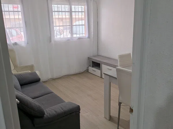 Piso en plaza Batalla de Teruel, 1 - Foto 1