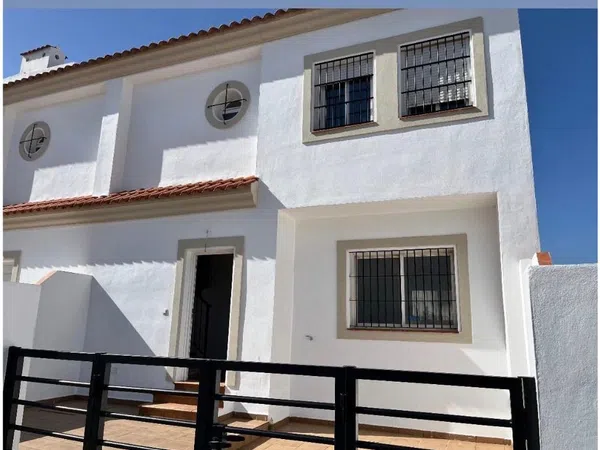Chalet adosado en Calle Pintor Murillo, 19 - Foto 1