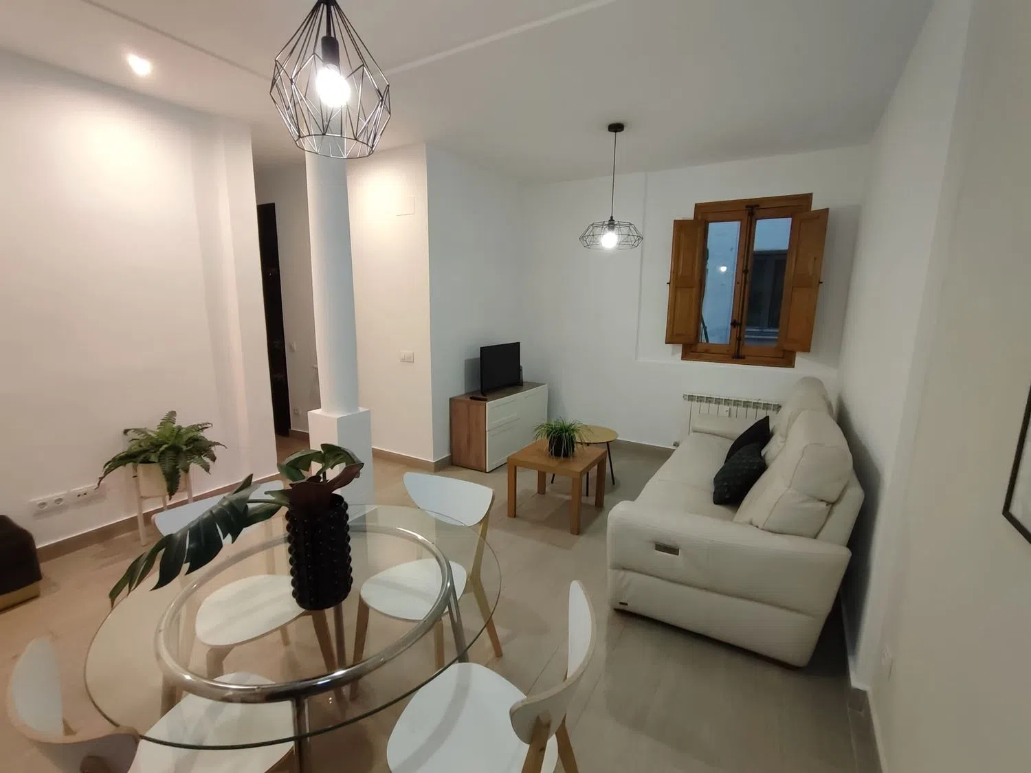 Piso en calle de Vallehermoso, 42