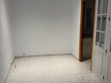 Piso en  Calle de Sierra Elvira 18 - Foto 2