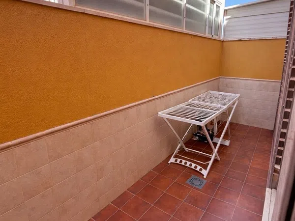 Chalet adosado en Calle los palacios, 1 - Foto 2
