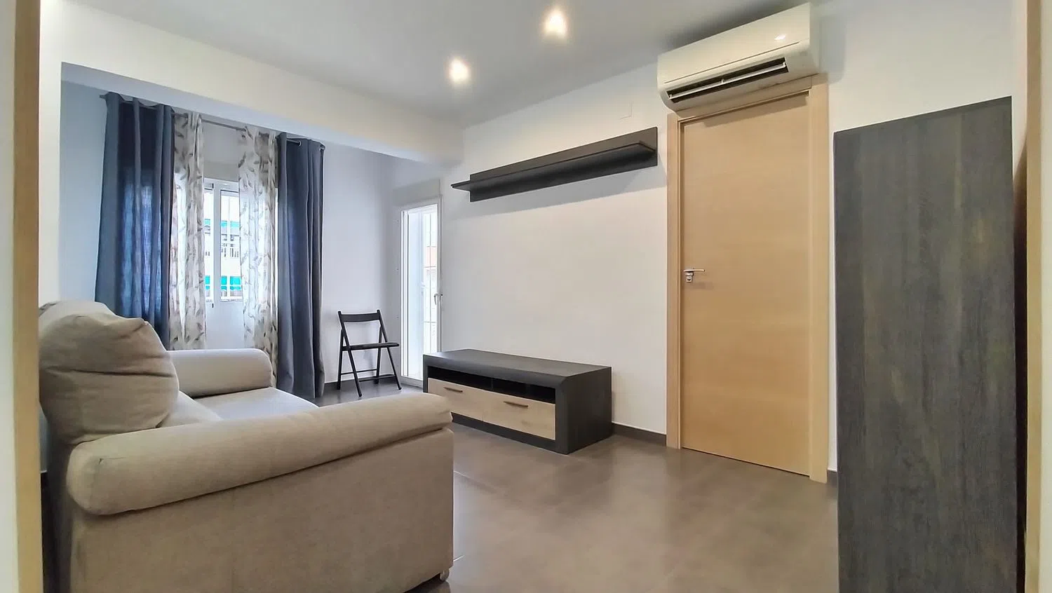 Piso en calle Batalla de las Flores, 1 - Foto 1