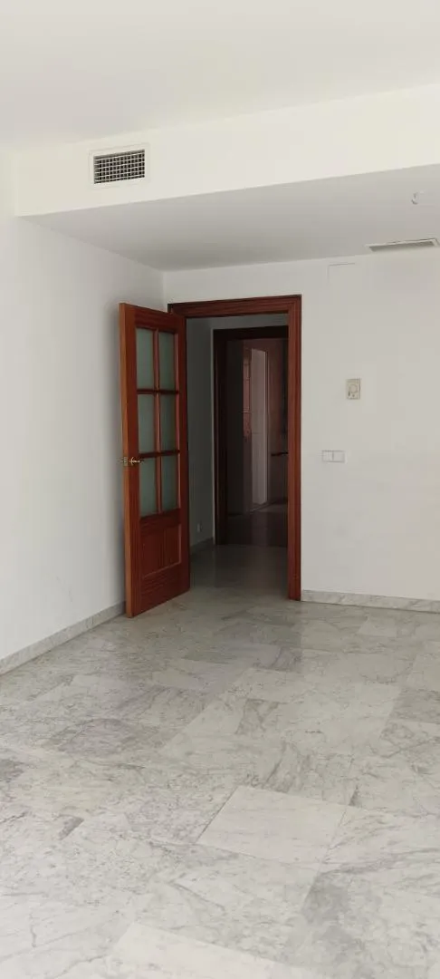 Piso en  Avenida de la Buhaira 11 - Foto 3