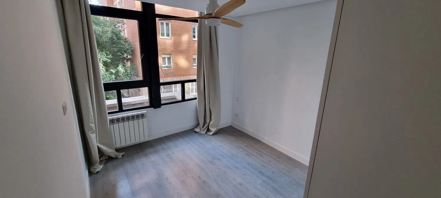 Piso en Barrio Vallehermoso - Foto 3