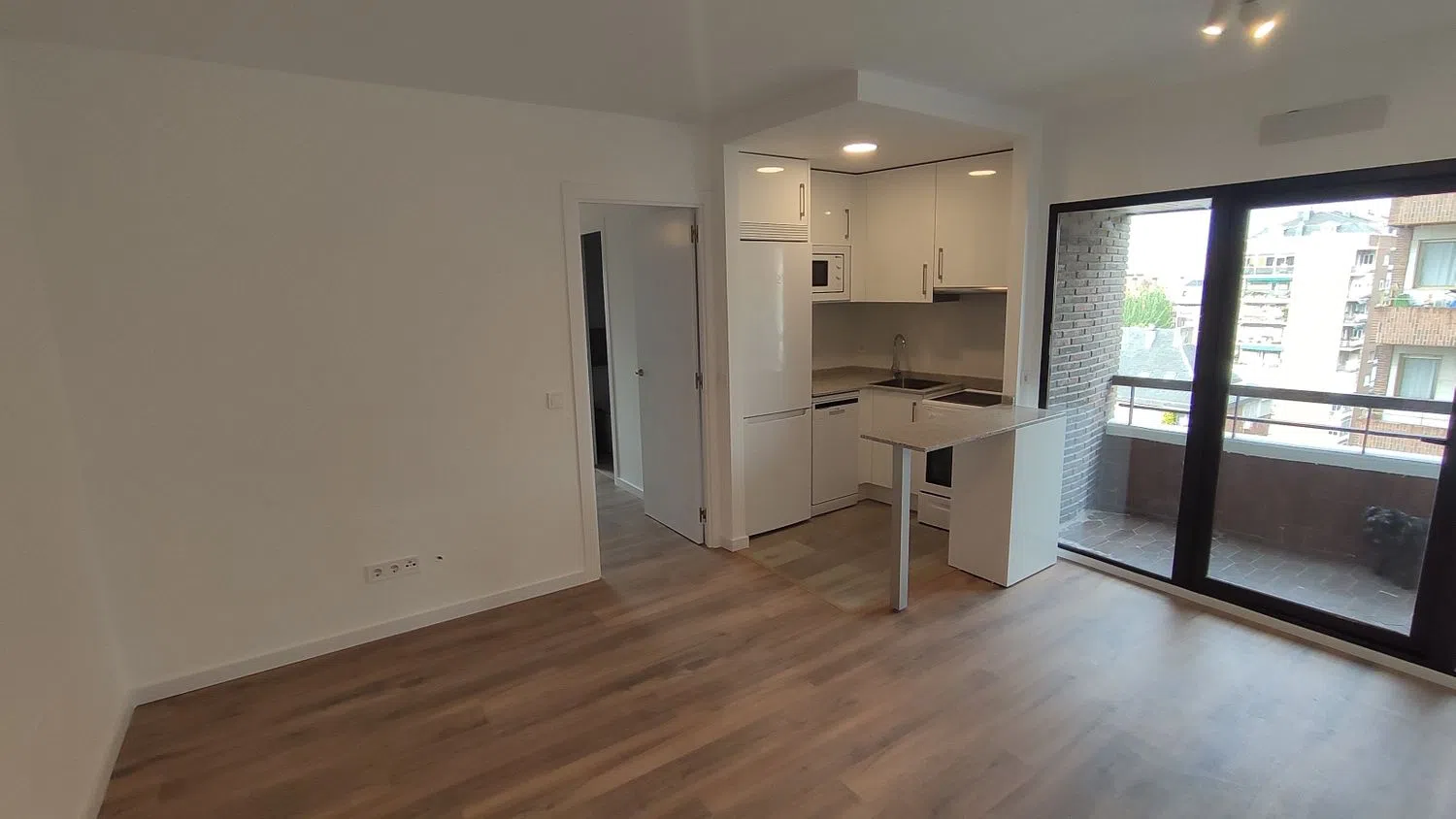 Piso en avenida de Alberto de Alcocer, 41 - Foto 2