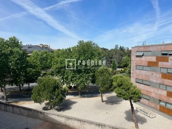 Piso en Zona Avenida Europa - Foto 1