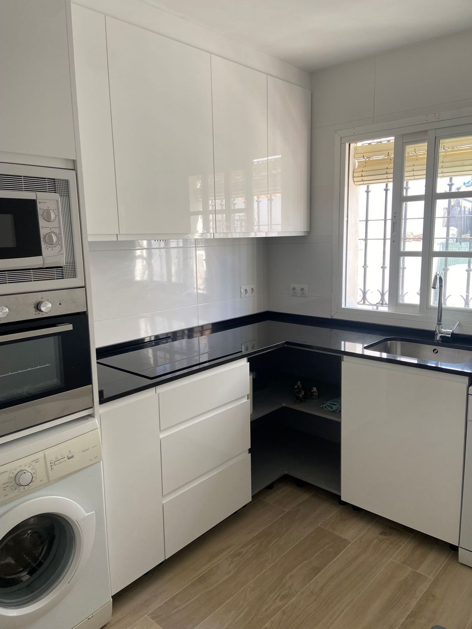 Chalet adosado en Calle Almuñécar, 71, Zona Centro Comercial Torrequebrada - Foto 13