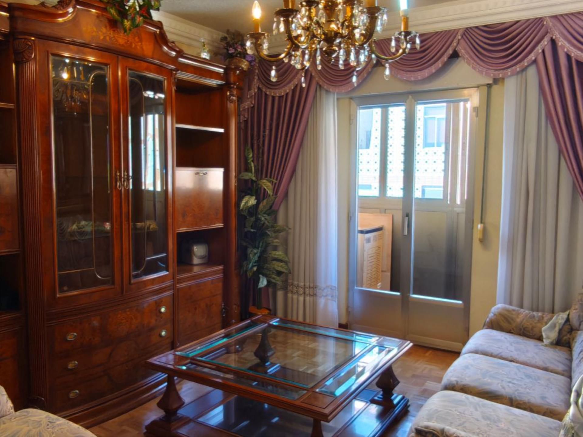 Piso en  Calle Arapiles 53