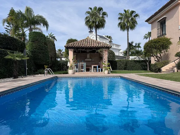 Casa o chalet independiente en Avenida Reina Doña Sofia, 34, Bahía de Marbella - Foto 13