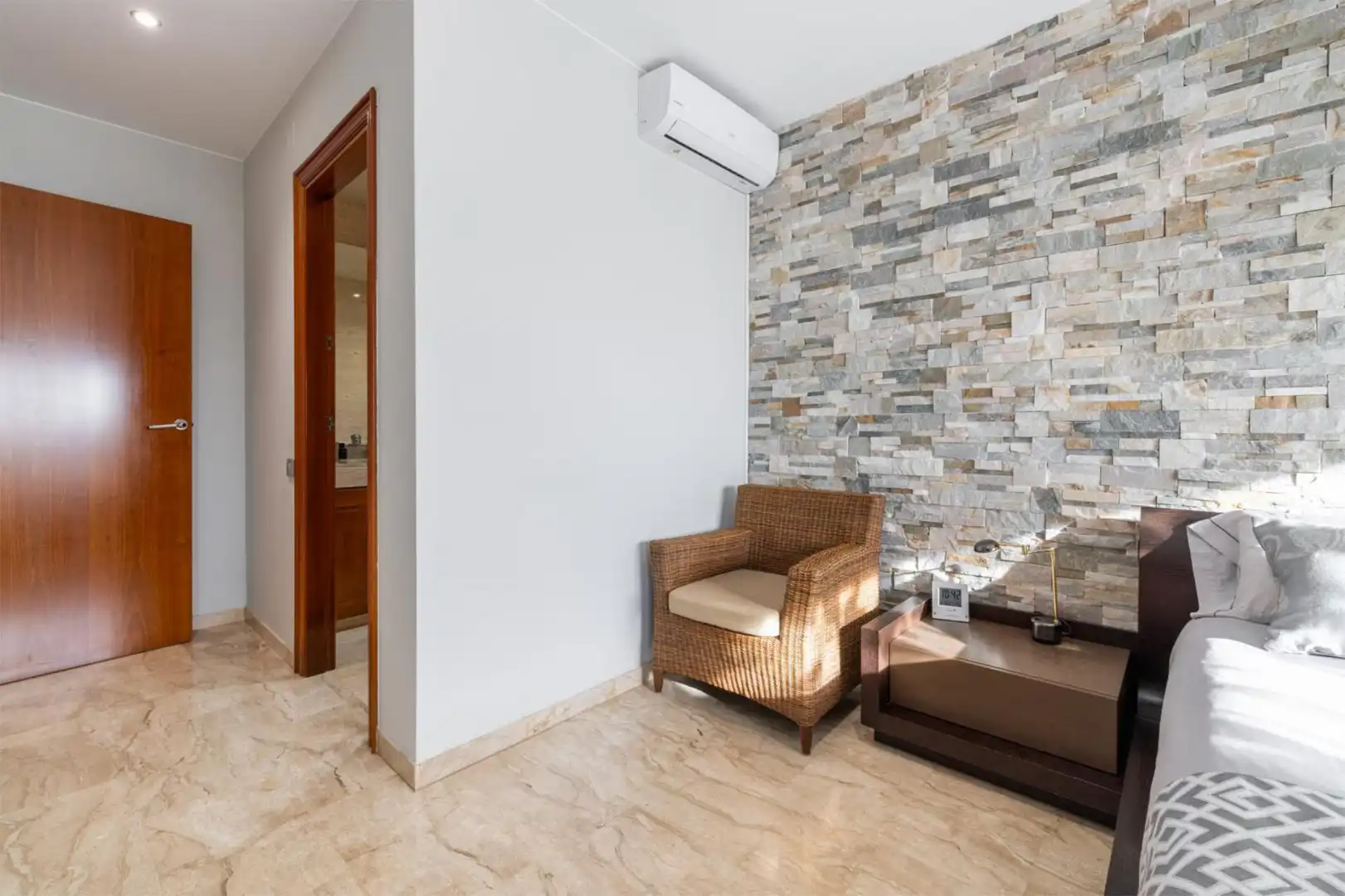 Chalet en  Carrer de la Roureda 4 - Foto 8